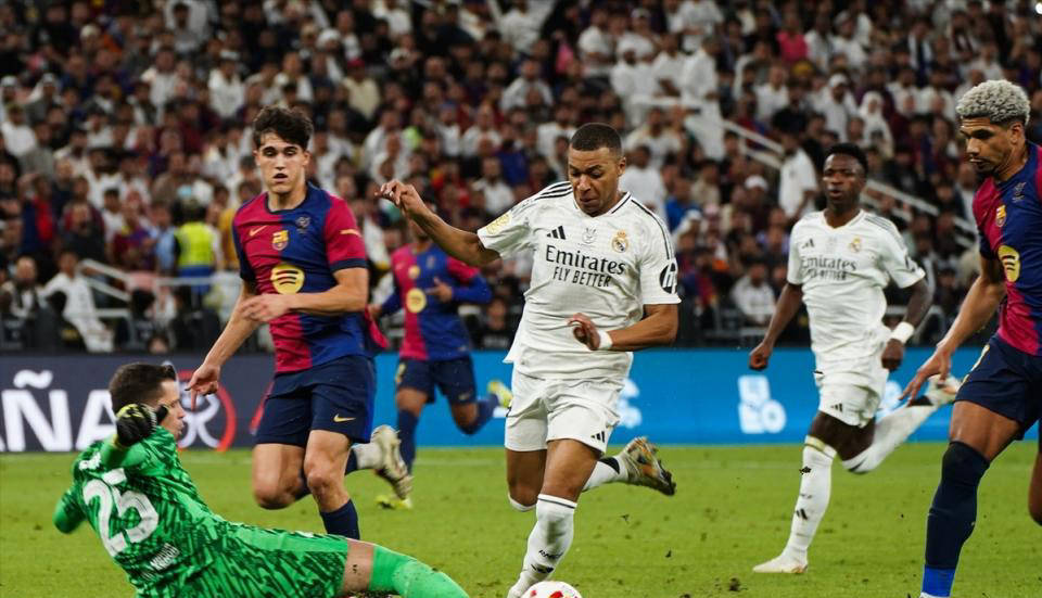 巴萨门神特尔施特根计划弯道超车？欧冠决赛或成关键时刻