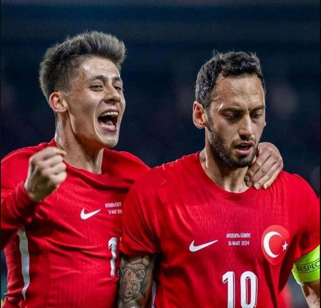 皇马有意德甲后腰，曼联关注伊尔迪兹和西蒙斯的转会传闻