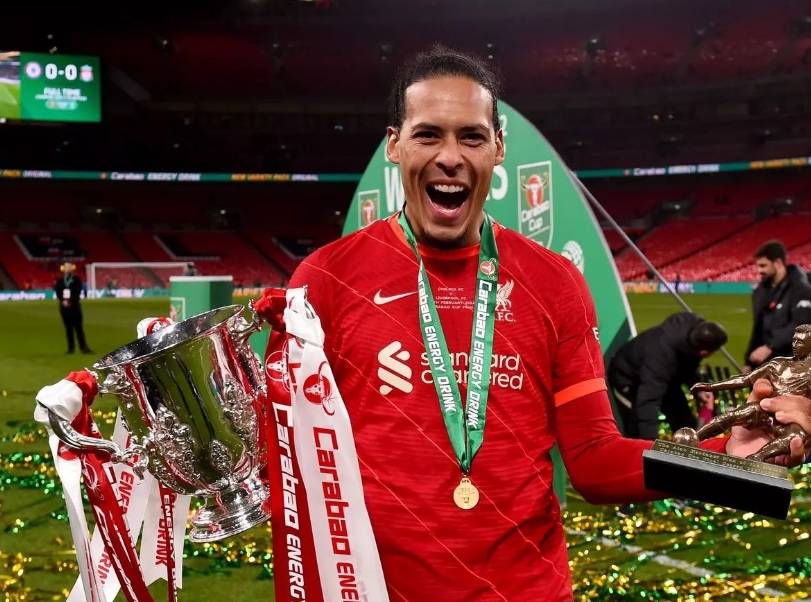 3选1也得是范戴克！名记：利物浦将续约后防核心，萨拉赫真要走？