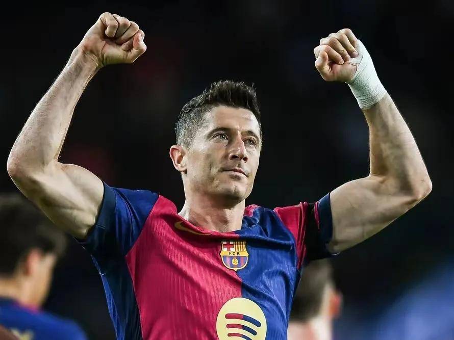 巴萨突遭重创！神锋莱万或报销欧冠+德比全凉？