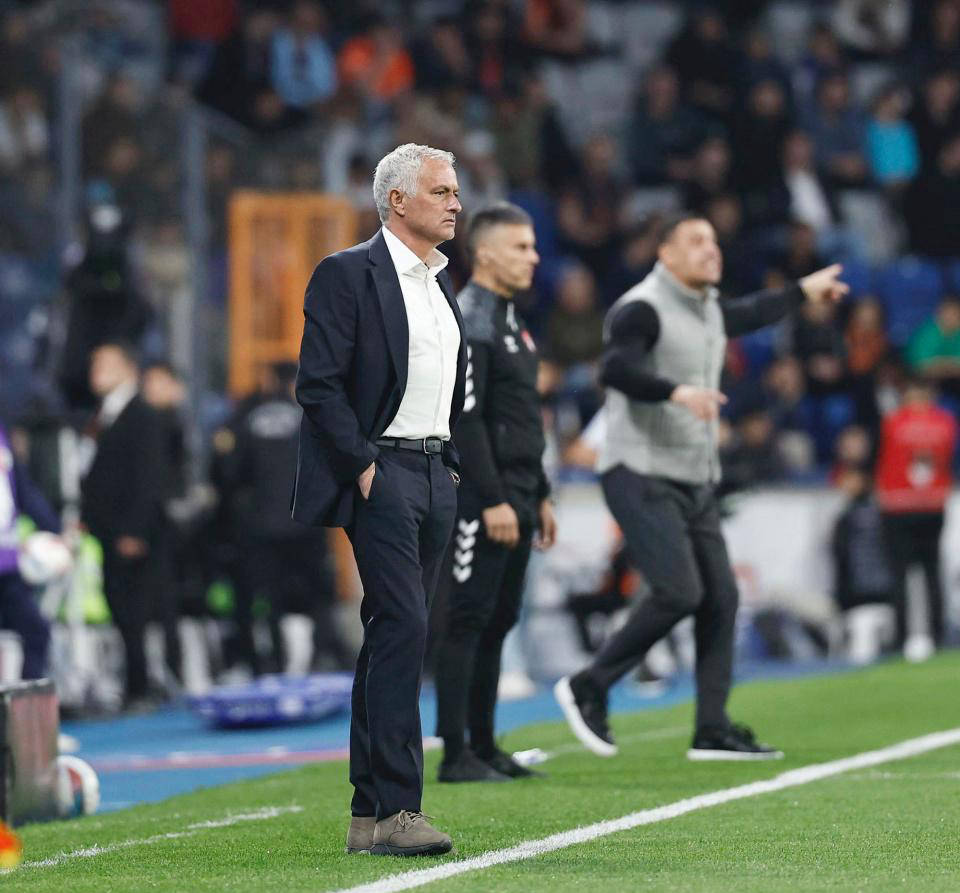 激战逐渐白热化：穆里尼奥遭遇尴尬，意甲争四局势骤变