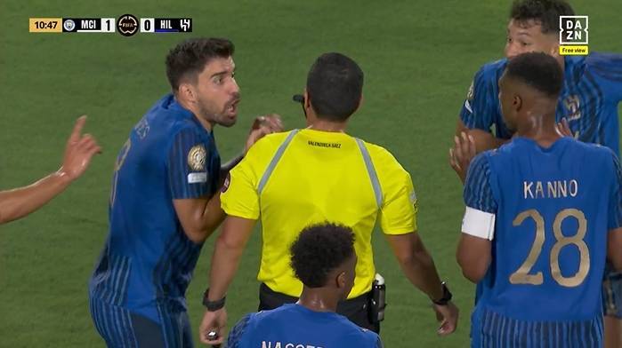 半场-曼城暂1-0新月 努里手球B席进球引争议 布努屡献神扑